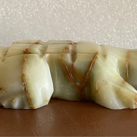 Marble curved crocodile vintage
